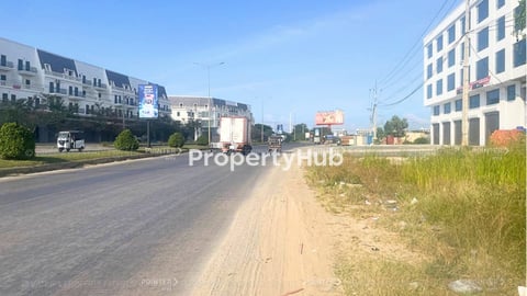 ដីលក់នៅលើផ្លូវទំនប់កប់ស្រូវ