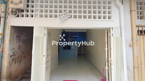 ផ្ទះល្វែងលក់ផ្ទាល់ដី នៅផ្សារចាស់ កណ្តាលទីក្រុងភ្នំពេញ$80000