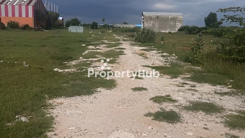 ដីលក់ ជិតសាលា (នៅកំបូល)