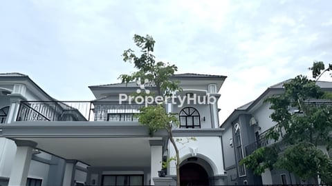 វីឡាទោល បុរី HN ផ្លូវធំ ច្រកចេញសងខាងផ្លូវ ជាប់កែង មានដេគ័រពេញផ្ទះ ម្ចាស់ផ្ទាល់