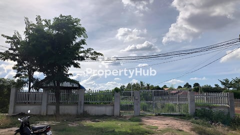 ដីលក់​ /Land for Sale​ 20x20m នៅលេីផ្លូវធំ​ 22ម៉ែត្រ​ (ដីកែង)​ ជិតបុរីព្រីមៀ​អង្