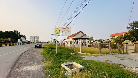 ♻️ ក្រុងកំពតដីនិងផ្ទះលក់ជាប់ផ្លូវជាតិ33A កែងផ្លូវកៅស៊ូវាងក្រុង 2kmពីរវង្វង់មូលធូរ៉េន