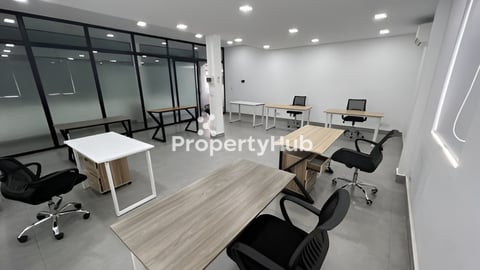 ការិយាល័យជួលមាន តុ កៅអីនៅដូនពេញ Office for rent at Sangkat Boueng Rang ( Of-112)