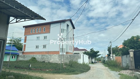 ដីកែង 15x15 ផ្លូវកៅស៊ូ ផ្សារឈូកវ៉ា1 ជាប់ Seatel Cloud Data Center &