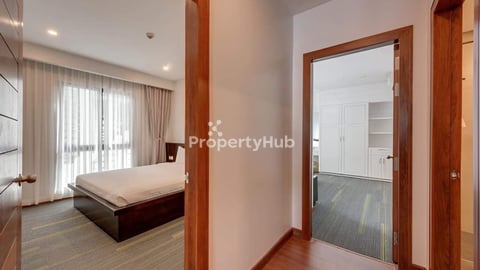 3 bedroom. It's 185 square meters. The price is $2800 per month! at Boeung Keng 