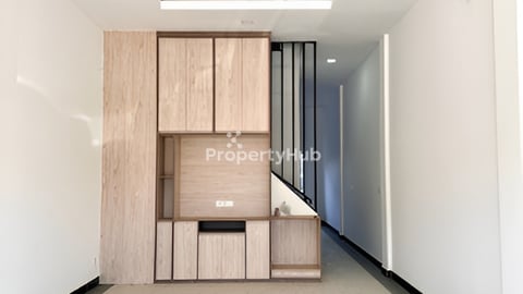 ផ្ទះអាជីវកម្មលក់ នៅបឹងធំកំបូល