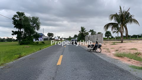 ដីជិតផ្ទះអ្នកភូមិក្បាល់ជាប់ផ្លូវកៅស៊ូ25x43