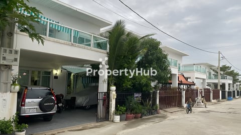 Sale or Rent 🚞🚞- 👭❤️️💚​ប្លង់រឹង​