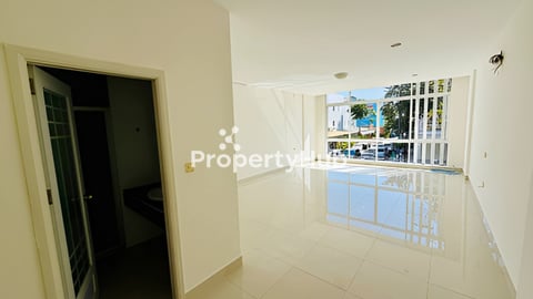 ផ្ទះអាជីវកម្មសម្រាប់លក់ នៅបុរីប៉េងហួតបឹងស្នោរ