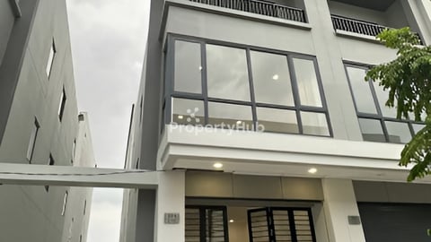 ផ្ទះលក់ក្នុងបូរីជីបម៉ុង6A