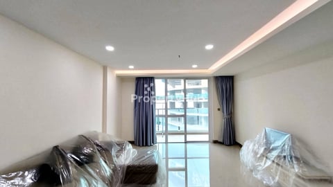 Olympia city condo for rent.