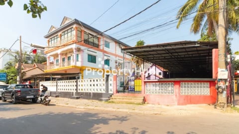 Business Building for Rent in Wat Damnak area