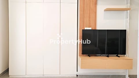 Beautiful condo with Gym and pool cheaper management fee