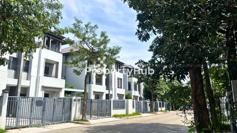 វីឡាភ្លោះលក់នៅក្នុងបុរី Chip Mong 60