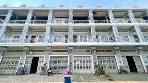 💥ផ្ទះល្វែង លក់បន្ទាន់ខ្លាំង! តម្លៃក្រោមទីផ្សារខ្លាំង នៅបុរីវិមានភ្នំពេញ598 (Cod