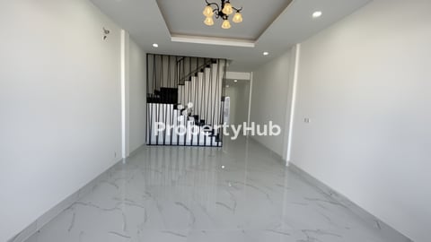 ផ្ទះលក់បន្ទាន់ក្រោមទីផ្សារ