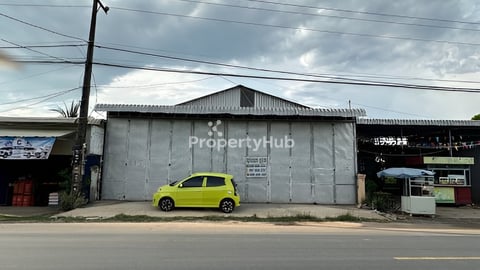 ឃ្លាំងលក 12.5 x 31m  ស្ថិតនៅផ្លូវ21B ព្រែកថ្មី ច្បារអំពៅ