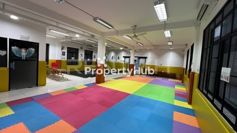 អគារសំរាប់ជួលនៅជិតផ្សារទួលទំពួង / Building for Rent Near Toul Tom Poung Market