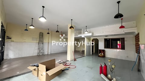 ផ្ទះជាន់ផ្ទាល់ដីសម្រាប់ជួល នៅជិតផ្សារទួលទំពូង House E0 for rent near Russian mar