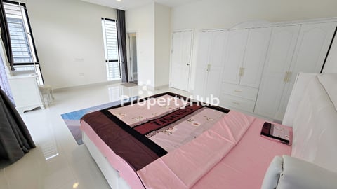 វីឡាភ្លោះAសម្រាប់ជួល នៅបុរីប៉េងហួតបឹងស្នោរ