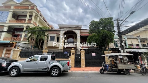 Spacious Villa for Rent in Tuol Svay Prey 2