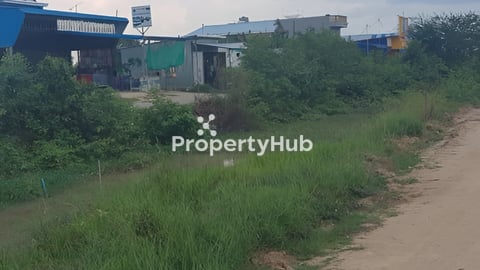 ដីលក់បន្ទាន់នៅជិតប្រលានយន្តហោះថ្មី