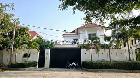 Spacious Villa for Rent in Khan Dangkor