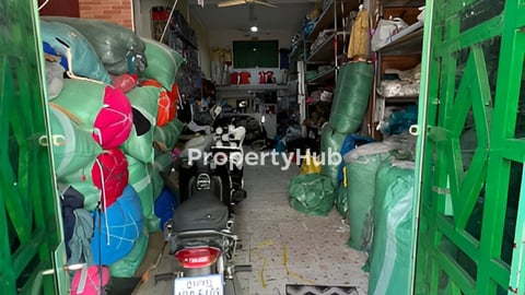 ផ្ទះលក់1ជុង បន្ទាន់ ក្រោយផ្សារកាណាស៊ីធី ចោមចៅ2 ភ្នំពេញ