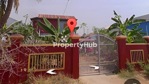 ដីលក់ទំហំ: 14m x 26m (ជាប់ផ្លូវបេតុង ស្ថិតក្នុងក្រុងអរិយក្សត្រ)