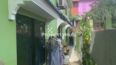 ផ្ទះលក់បន្ទាន់急售房屋 ជិតផ្សារតាខ្មៅថ្មី អ៊ីអន៣