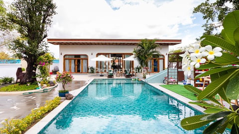 Vacant Villa with Private Swimming pool For Sale in Svay Dankum Commune Siem Reap City 