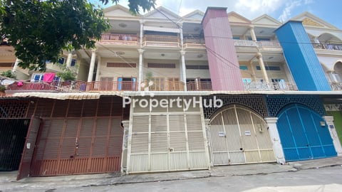 Link House for Sale in Boeung Salang – Prime Location Near Market, School, and Key Institutions