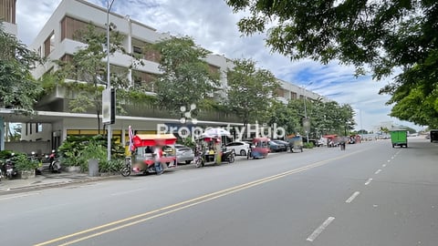 🏘 ផ្ទះអាជីវកម្ម ខាង(SH) នៅទល់មុខផ្សារទំនើប K-Mall ត្រូវការលក់បន្ទាន់ខ្លាំង ​