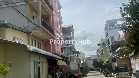 ដីសម្រាប់លក់ប្រញ៉ាប់ (4.50m*17m) ក្រោយបុរី ឡុងនី (ទួលពង្រ)