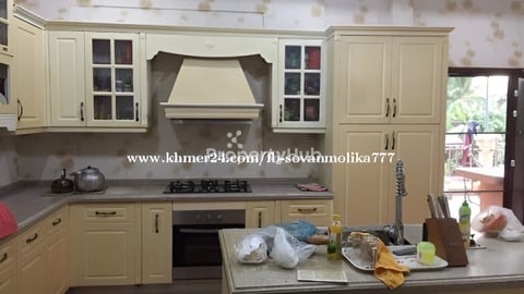 House and land for sale in city center pursat province