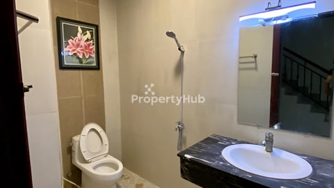 ផ្ទះអាជីវកម្មសំរាប់លក់បន្ទាន់នៅលើផ្លូវឌួងងៀប ជាប់សាលា CIA