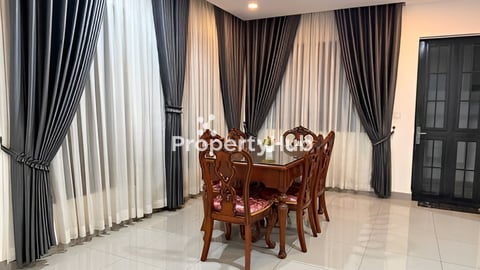 🏡វីឡាភ្លោះសម្រាប់លក់ នៅក្នុងបុរីជីបម៉ុងលែនម៉ាក271