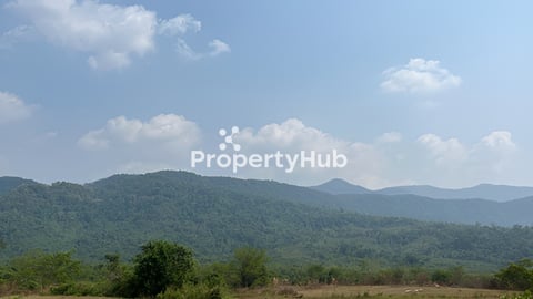 ដីរាបស្មើស្អាតក្បែរ ជើងភ្នំមានប្រភពទឹក( មានស្ទឹង)/តម្លៃចចារ