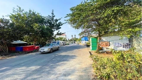 ដីកែងលក់នៅជិតផ្លូវ371