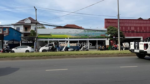 ដីនិងវីឡាសម្រាបលក់នៅផ្លូវជាតិលេខ1 សង្កាត់និរោធ