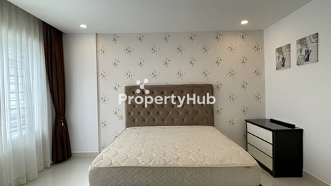 វីឡាកូនកាត់​ សម្រាប់លក់​