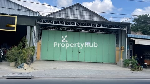 ឃ្លាំងជួល