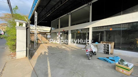 ឃ្លាំងសម្រាប់លក់នៅ ជិតផ្លូវ2004 | Warehouse for Sale area St.2004