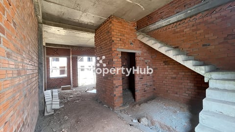 ផ្ទះលក់ ឆ្អឹងក្រហម