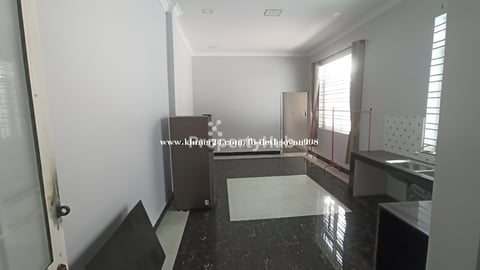 Room for rent បន្ទប់ជួលថ្មីធំ (​ ជិតស្ពាន អាកាសក្បាលថ្នល់ )