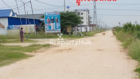 ដីលក់ជិត ផ្លូវជាតិលេខ៣ ផ្សារព្រៃទទឹង ទំហំ២០០០ម៉ែតការ៉េ