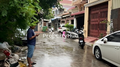 ផ្ទះលក់ជាបន្ទាន់ងាយស្រួលក្នុងកាធ្វើអាជីវកម្មលក់ដូរលក់ក្នុងតម្លៃពិសេសចរចា