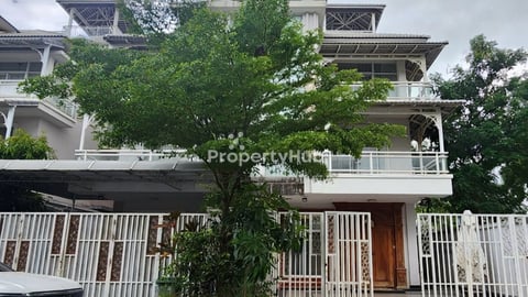 វិឡាភ្លោះកែងត្រូវការដាក់លក់បន្ទាន់ ក្នុងបុរីOrkide