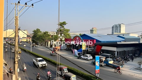 ផ្ទះអាជីវកម្មផ្លូវ 2004 លក់បន្ទាន់