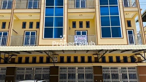 ផ្ទះអាជីវកម្មលក់បន្ទាន់នៅជាប់ផ្សារបែកចាន